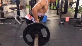 杠铃划船视频,打造背部肌肉的黄金动作